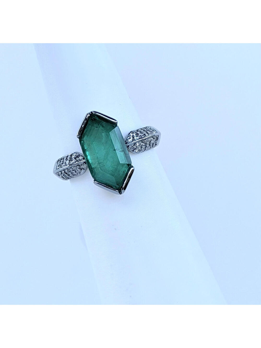 Bomb Party May Ring Sz 9 "Blissful Blossom" Lab Created Emerald on Hematite